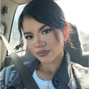 Meet your Posher, Alondra